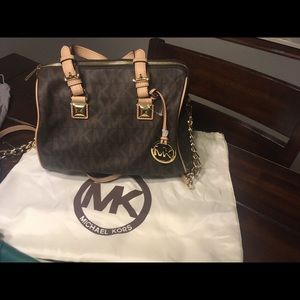 Michel Kors purse